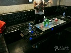 -蓝尊量贩(黄河路店)