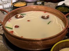 -三人行骨头王火锅(长寿店)