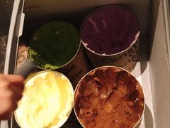 冰淇淋自助-哥老官重庆美蛙鱼头(西湖银泰十一哥店)