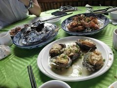 蒜蓉蒸四头鲍-盛港湾海鲜食府(黄沙店)