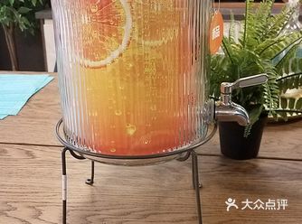 宜家3楼厨房区看到的大水壶