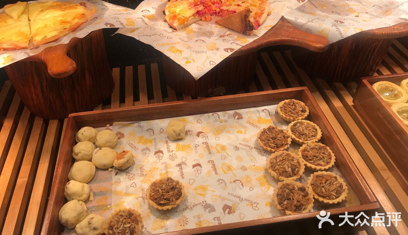 排队三小时就为了吃这顿自助烤肉[笑哭][笑哭][笑哭]