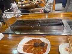 -哈尔滨小酒馆·鲜肉现穿自助烧烤(康新花园店)