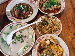 -老方桌烂蹄花川菜馆(九龙坡店)