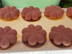 蛋糕切块-松咖啡自助餐厅·松北香格里拉