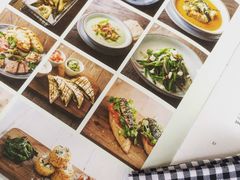 -ROAST coffee & eatery