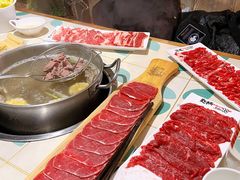 爆款牛丸锅-南城十里潮汕鲜牛火锅·鲜虾生滚粥(融汇老商埠店)