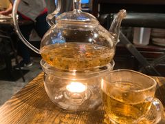 -layback cafe & bar