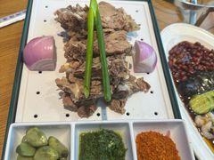 -俭寨大盘鸡·手抓肉·烧烤新疆菜(乌苏路店)