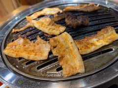 -汉城烤肉·黑金冠(华山路店)