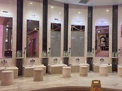 -碧中海汤泉汗蒸酒店