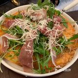 蛋糕很松软，味道一般吧，和薯条搭配着还可以