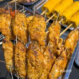 华店附近这家铜锅涮肉里面的烧烤也好好吃啊！ 