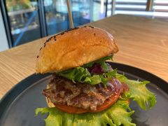 经典手打牛肉堡-龙治汉堡(中华城店)