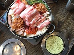 部队锅-MI WU FACTORY米屋美食工厂餐厅(绿地店)