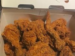 -BHC炸鸡(明洞总店)