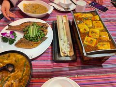 -香巴拉云南餐厅(华莱坞店)