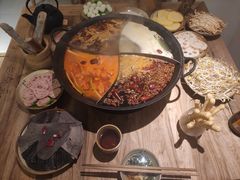 -白乐天毛肚火锅馆(解放碑店)