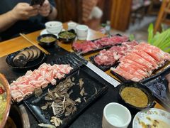 -果松木炭酸菜铜火锅·外婆参鸡汤