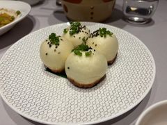 鲜肉生煎馒头-屋里厢上海菜馆