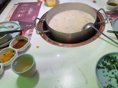 -洪氏嗨捞·猪肚鸡火锅(阳光天地店)