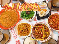 -堂瓦里·33年传统赣菜(第一街区店)