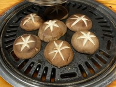 -唯成•韩国炭火烤肉 유성고기