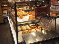 面包甜点陈列柜-BreadTalk面包新语·烘焙蛋糕(海岸城店)
