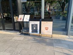 -M Stand(深圳龙岗万科广场店)