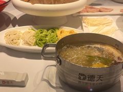 -德天肥牛海鲜火锅(城西银泰店)