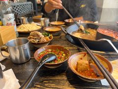 -冯校长老火锅(中联广场店)