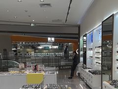 -J-Optical佳视明眼镜·蔡司视觉(青岛金茂览秀城店)