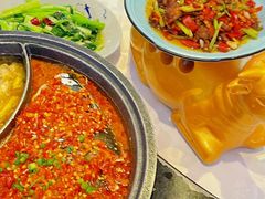 -阿瓦山寨·湘菜现炒·剁椒鱼头王(咸阳总店)