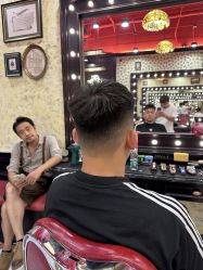 -东方先生国潮男士理发馆
