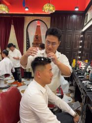 -东方先生国潮男士理发馆