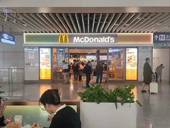 -麦当劳(上海虹桥站30B检票口楼上)