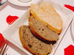 餐前面包-壳里西餐厅Coquille Seafood Bistro(蒙自路店)