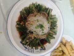 蒜蓉粉丝蒸秋葵-东北大院·东北菜(三台子店)