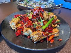 -曼听小寨海鲜烧烤·大连辣炒大王(盖州街店)