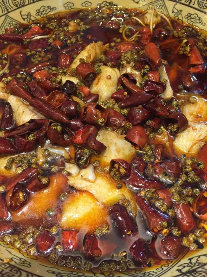 金椒鱼庄 川菜酒楼-"店面整洁干净,服务员说今年下了很多服务员.