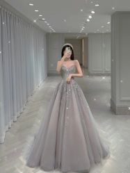 -月月婚纱礼服仓储店(王府井店)