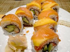 芒果三文鱼芝士卷-初味原日本料理