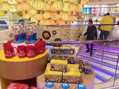 -m豆巧克力世界(上海世茂广场店)