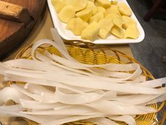 -万里闯关东铁锅炖菜馆(高新旗舰店)
