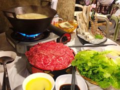 -鲜入围煮花胶鸡海鲜火锅