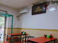 大堂-春艳砂锅居(新玛特店)