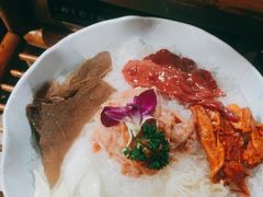 -老牌坊云南鱼豆花火锅(哈西万达店)