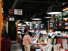 -西西弗书店&矢量咖啡(凯德晶萃广场店)