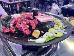 钻石牛排肉-豚豚家돈돈가韩国锅盖烤肉(新北万达店)