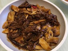 菌菇炒牛肉-江南村酒家